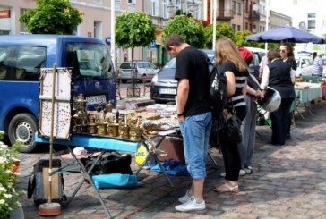 Jarmark Staroci i Antyków na Placu Wolności